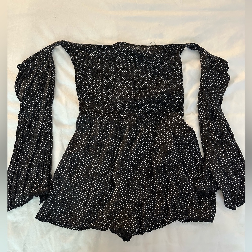 We’re All Pretty Girls Off The Shoulder Sleeves Heart Romper